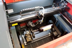 Gravírovací a rezací CO<sub>2</sub> laser Numco E 4060